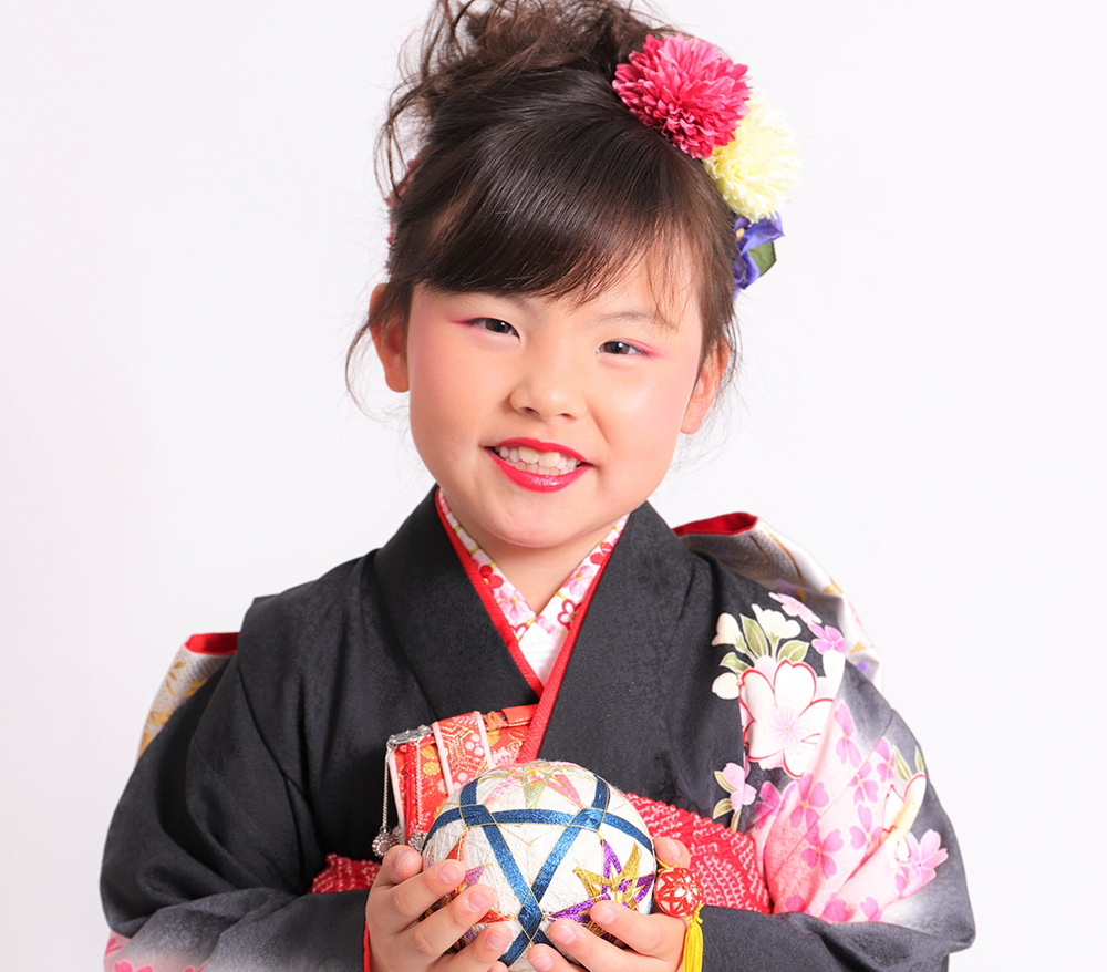 七五三のお着物 鎌倉のレンタル着物 フォト スタジオの和装小袖です